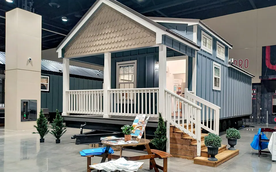 Amish Built Cabins Modern RV Park Model Cottage (Park Model 103, Signature)